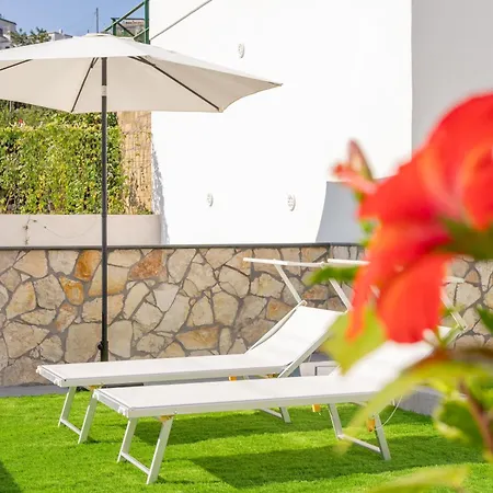 Apartment Aria - In *